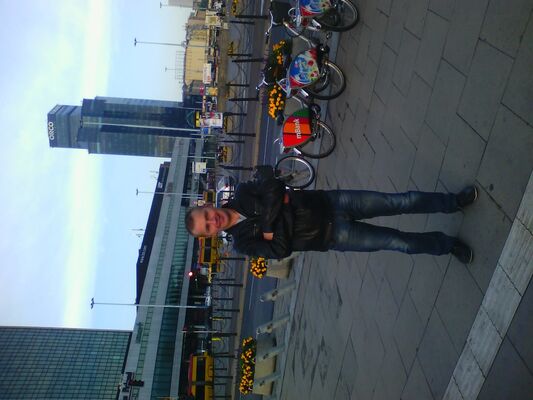  Warszawa,   Viktor, 42 ,   