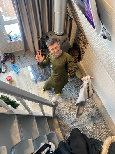  -,   Anton, 33 ,   ,   