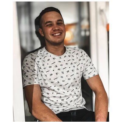  ,   Artur, 30 ,   ,   , c 