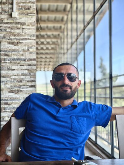  ,   Ianis, 30 ,   ,   