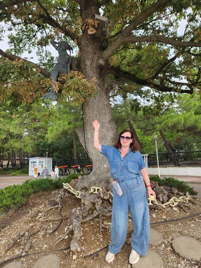  ,   VALENTINA, 44 ,   c 