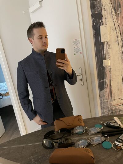  Essen,   , 37 ,     , c 