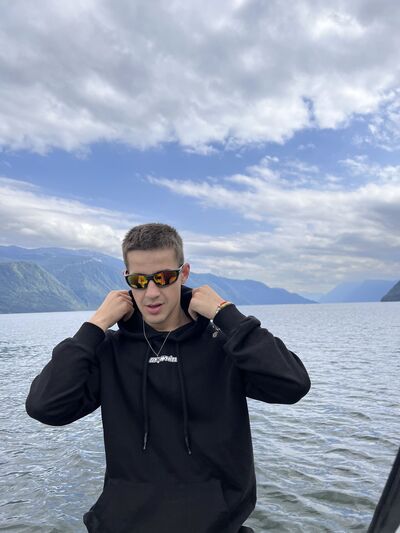  ,   Arseniy, 25 ,   ,   
