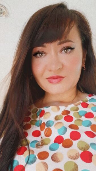  ,   Elvira, 38 ,   ,   