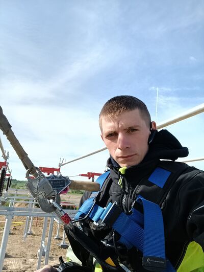  ,   Viktor, 22 ,     , c , 