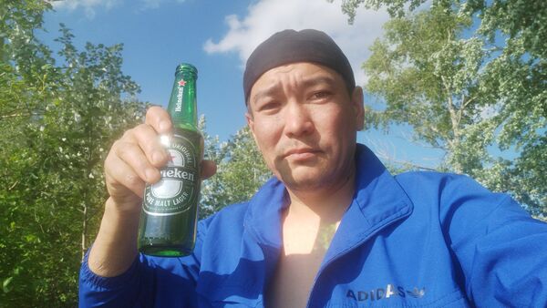  ,   Bek, 42 ,   ,   