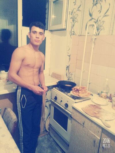  ,   Erik, 31 ,   