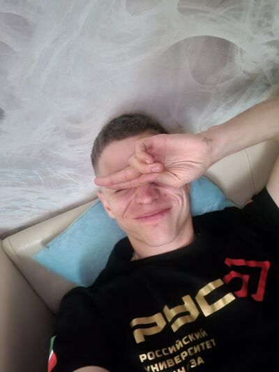  ,   Viktor, 33 ,   ,   
