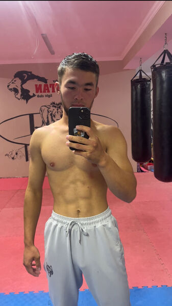  ,   Danik, 24 ,   ,   