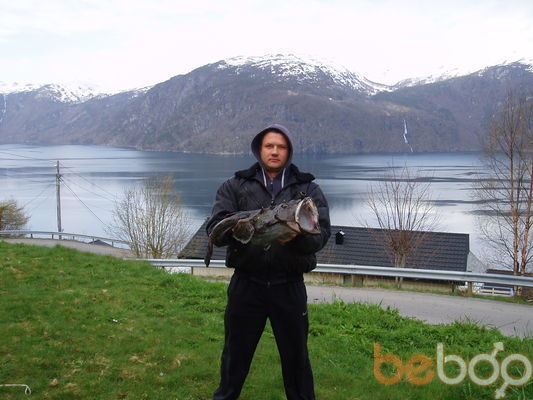  ,   Tomas, 42 ,   