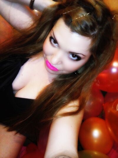  ,   Lina, 32 ,   