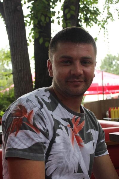  ,   Victor, 32 ,   ,   , c 