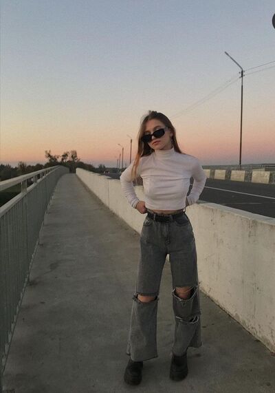  ,   Kira, 21 ,   ,   