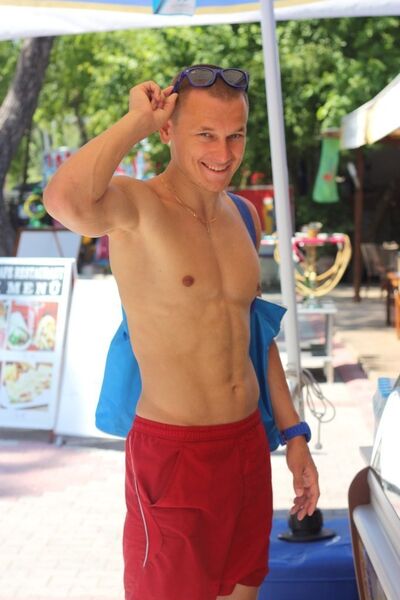  ,   Alex, 32 ,   ,   , c , 