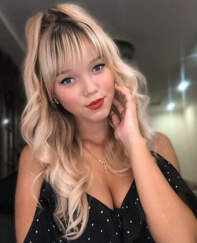  ,   Viktorija, 25 ,   ,   