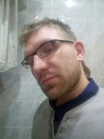  ,   Dorian, 33 ,  