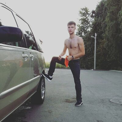  ,   Maxsim, 27 ,   