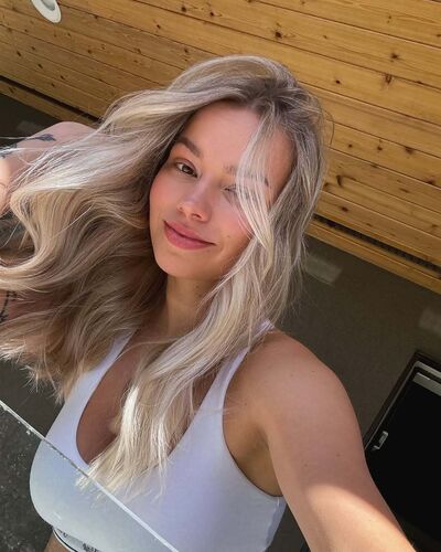  ,   Fiona, 24 ,   ,   