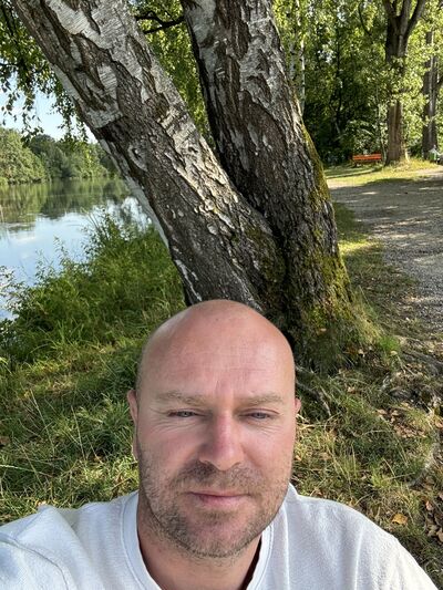  ,   Artem, 36 ,   ,   