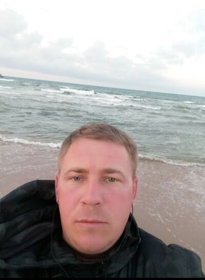  ,   Mihail, 42 ,   ,   