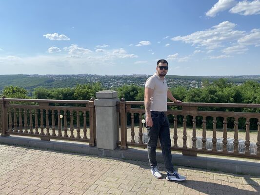  ,   Artur, 25 ,   ,   