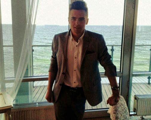  ,   Piotr, 25 ,  