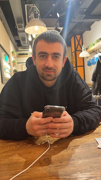  -,   Osetin, 32 ,   ,   