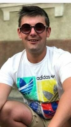  ,   Viktor, 35 ,  
