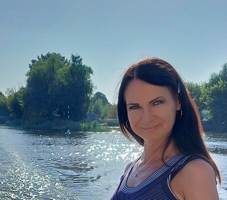  ,   Tatiana, 43 ,   c 