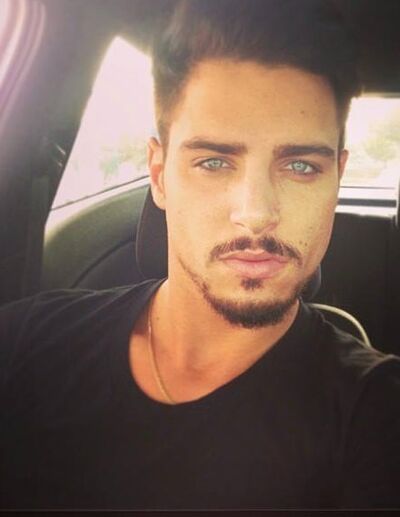  ,   Christian, 32 ,   ,   , c , 