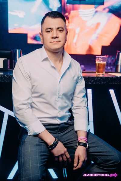  -,   Denis, 43 ,  