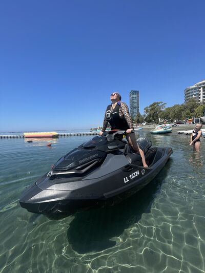  Limassol,   , 39 ,     , c 