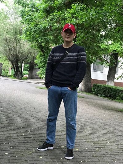  ,   Yerlan, 28 ,   