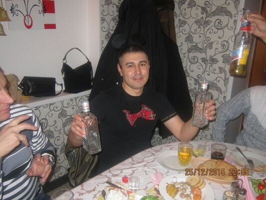 ,   Arman, 38 ,  