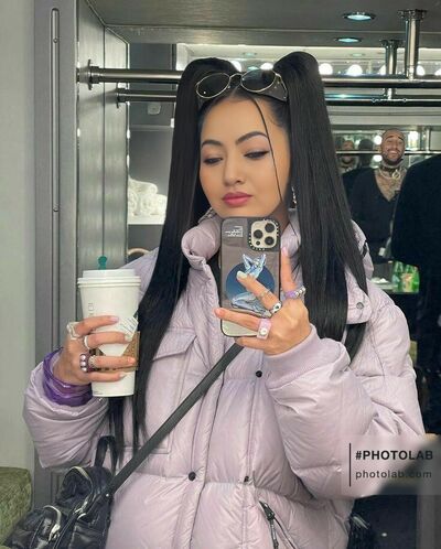  ,   Elena, 37 ,   ,   