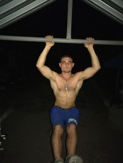  ,   Artur, 31 ,   c 