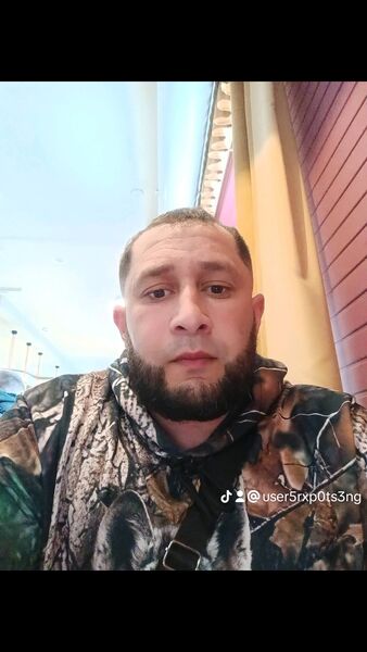  ,   Artem, 39 ,   ,   