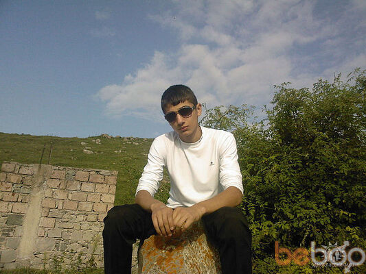  ,   Narek, 33 ,   