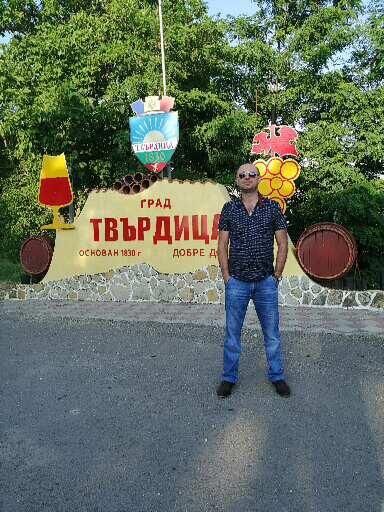  35368205  Konstantin, 45 ,    