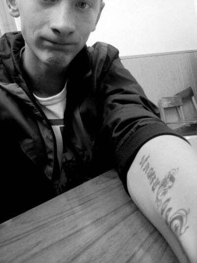  -,   Denis, 28 ,   