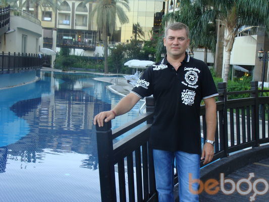 ,   Viktor, 52 ,   