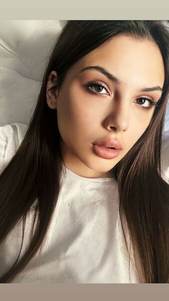  ,   Amina, 22 ,   ,   