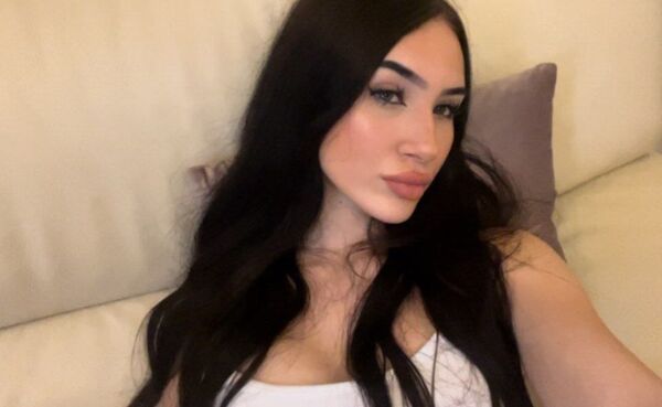  ,   Kariinelllla, 22 ,   ,   