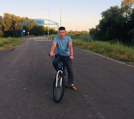  ,   Nurik, 35 ,   ,   
