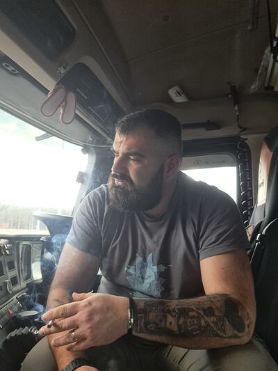  ,   Stevan, 37 ,   ,   