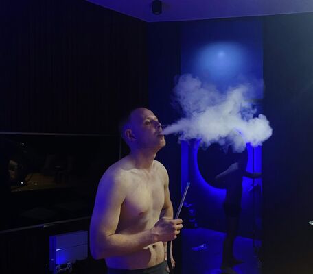  ,   Viktor, 27 ,   ,   