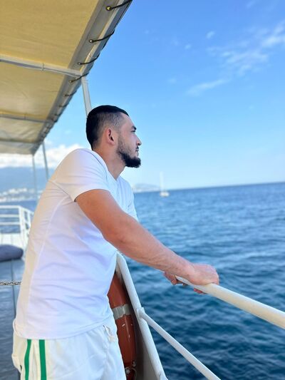  --,   Khabib, 32 ,   ,   