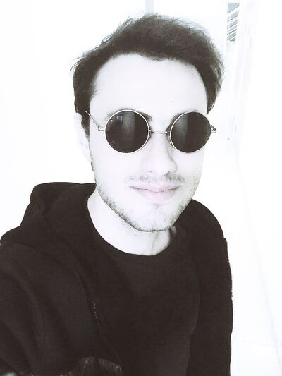  ,   Alex, 28 ,   