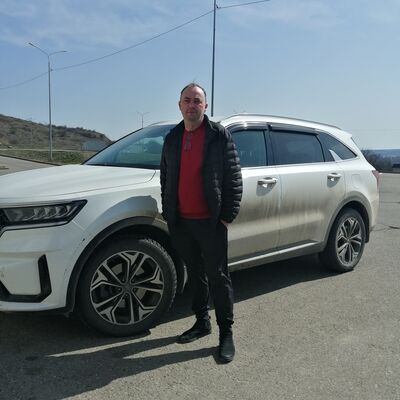  ,   Igor, 52 ,   ,   