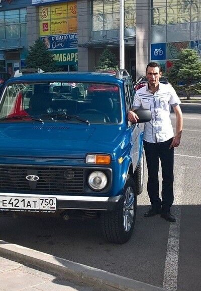  ,   Armen, 37 ,   ,   , c 